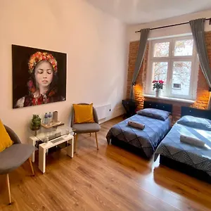  Hostal Topolove &